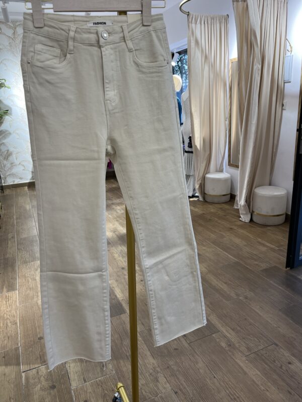 Pantalón vaquero beig