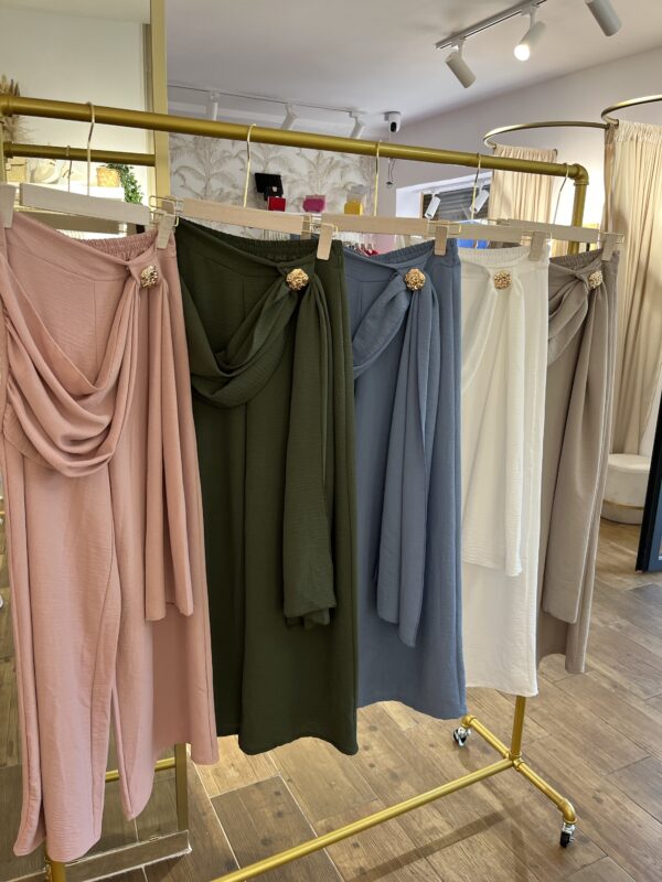 Pantalón broche