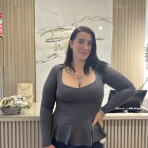 Top Belinda manga larga